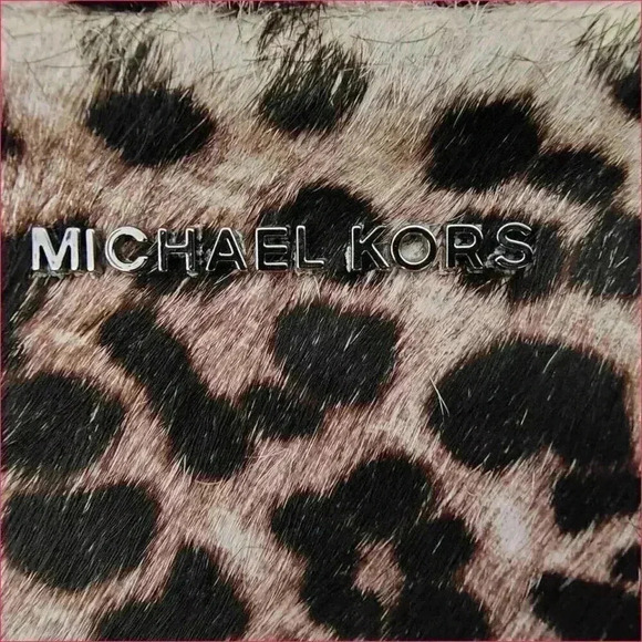 Michael Kors Jet Set Camera Bag - Haircalf Leather Crossbody - Designer Purse - Picture 7 of 7